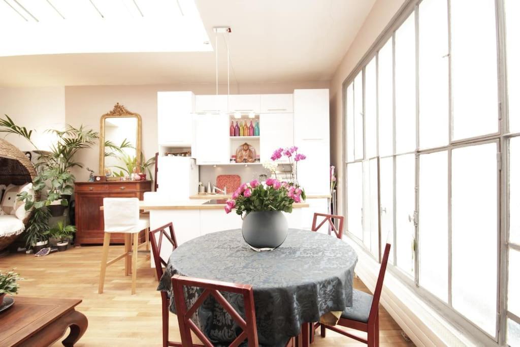 Exotic Loft In Montmartre + Terrace ! * Parigi